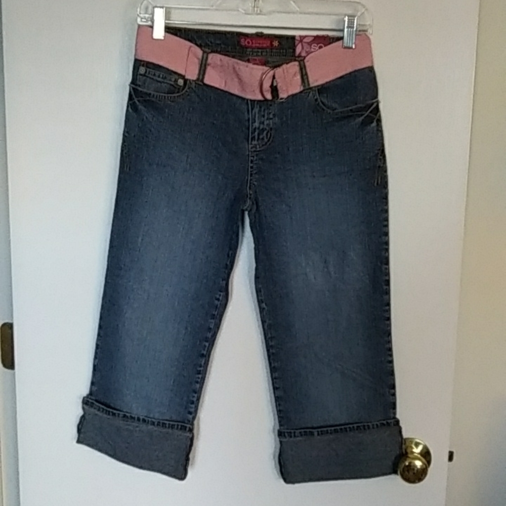 So Stretch, Juniors size 7, cuffed crop jeans with belt